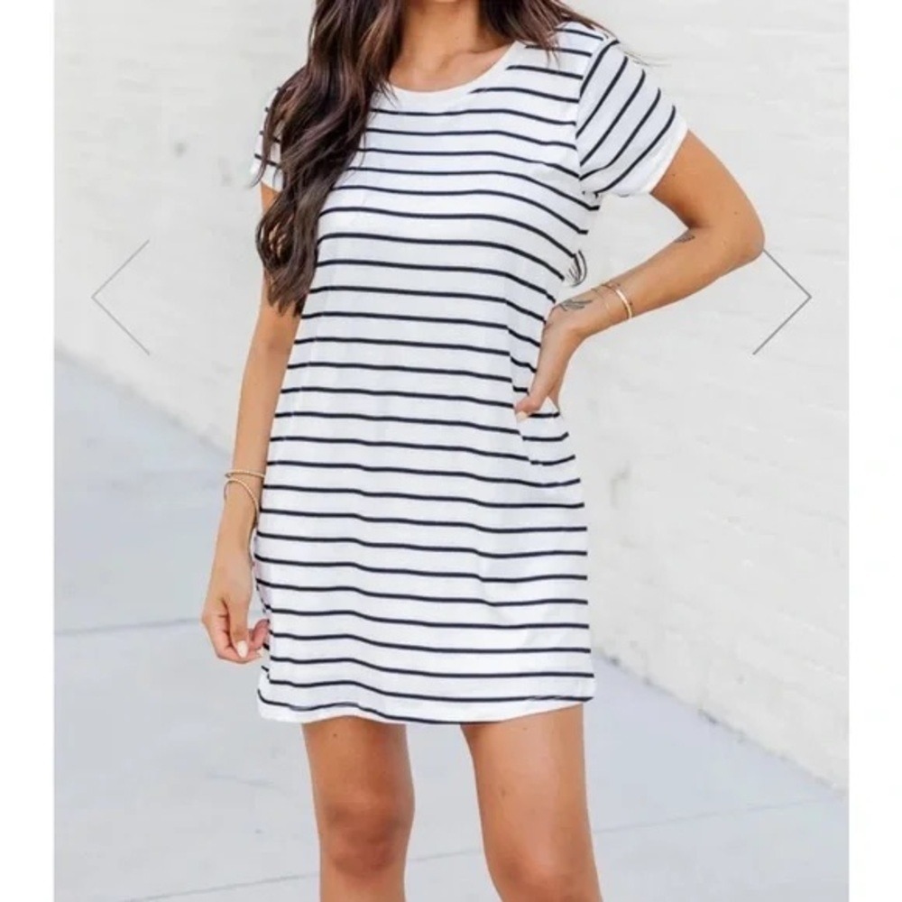 Pink Lily Boutique Junior's/Women's Striped‎ Pull On Dress SZ Medium Blk/White